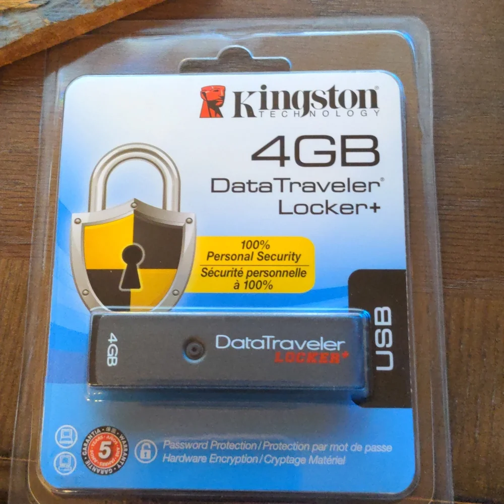 Selling in lots of four - 4 GB Kingston Technology Data traveler locker +